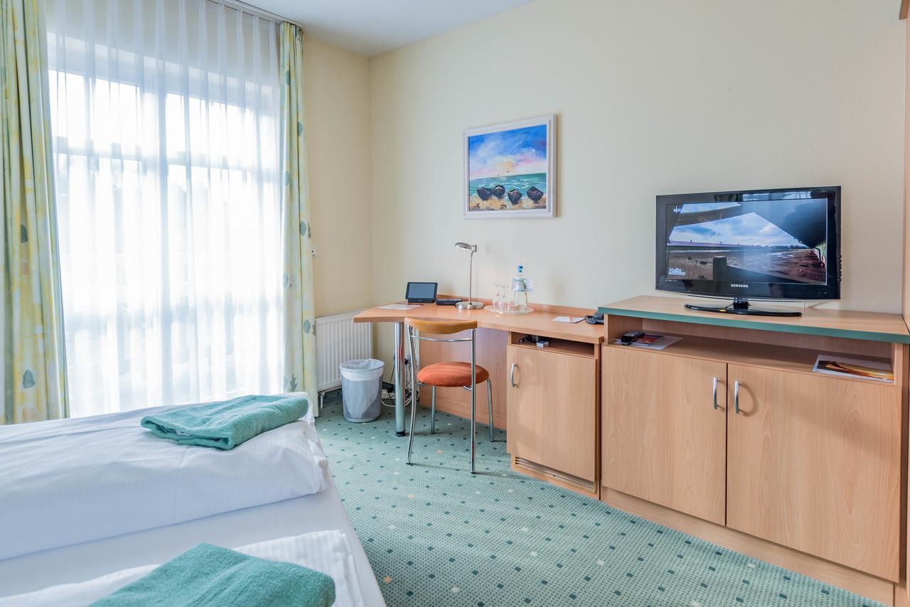 Am Weststrand Aparthotel Kuehlungsborn Exterior photo