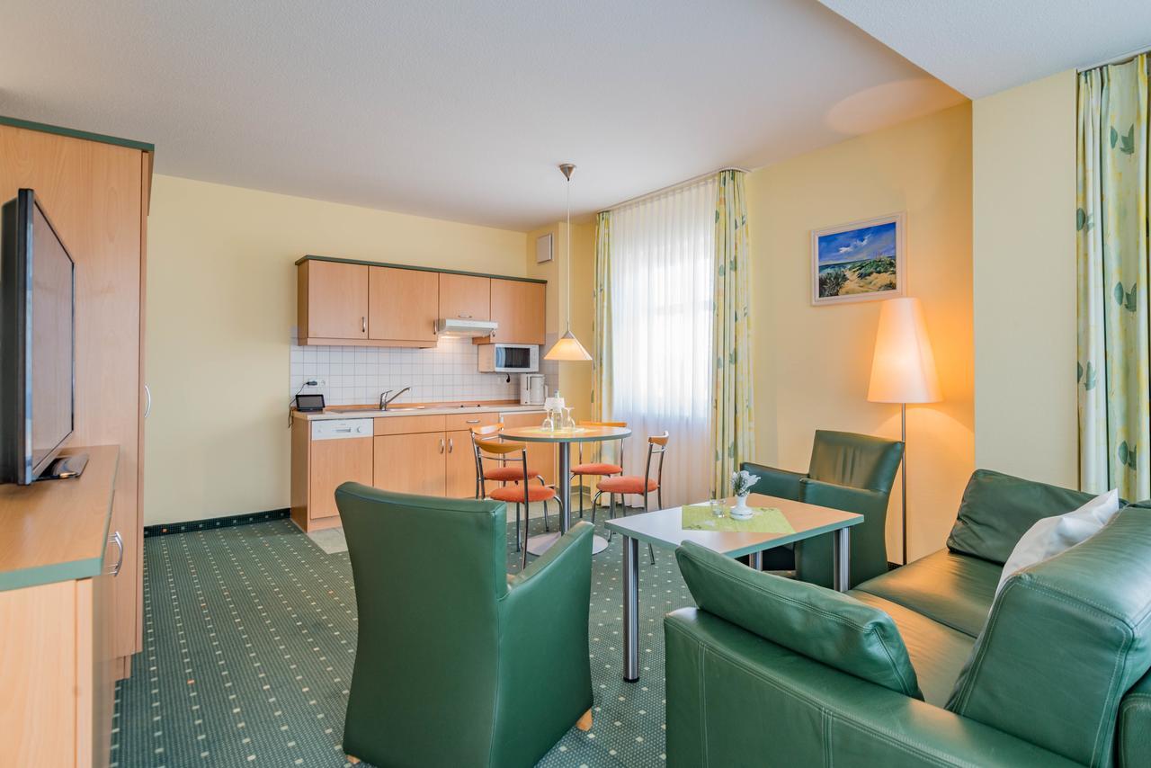 Am Weststrand Aparthotel Kuehlungsborn Exterior photo